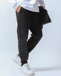 ブラック：180cm/70kg(Lサイズ着用)