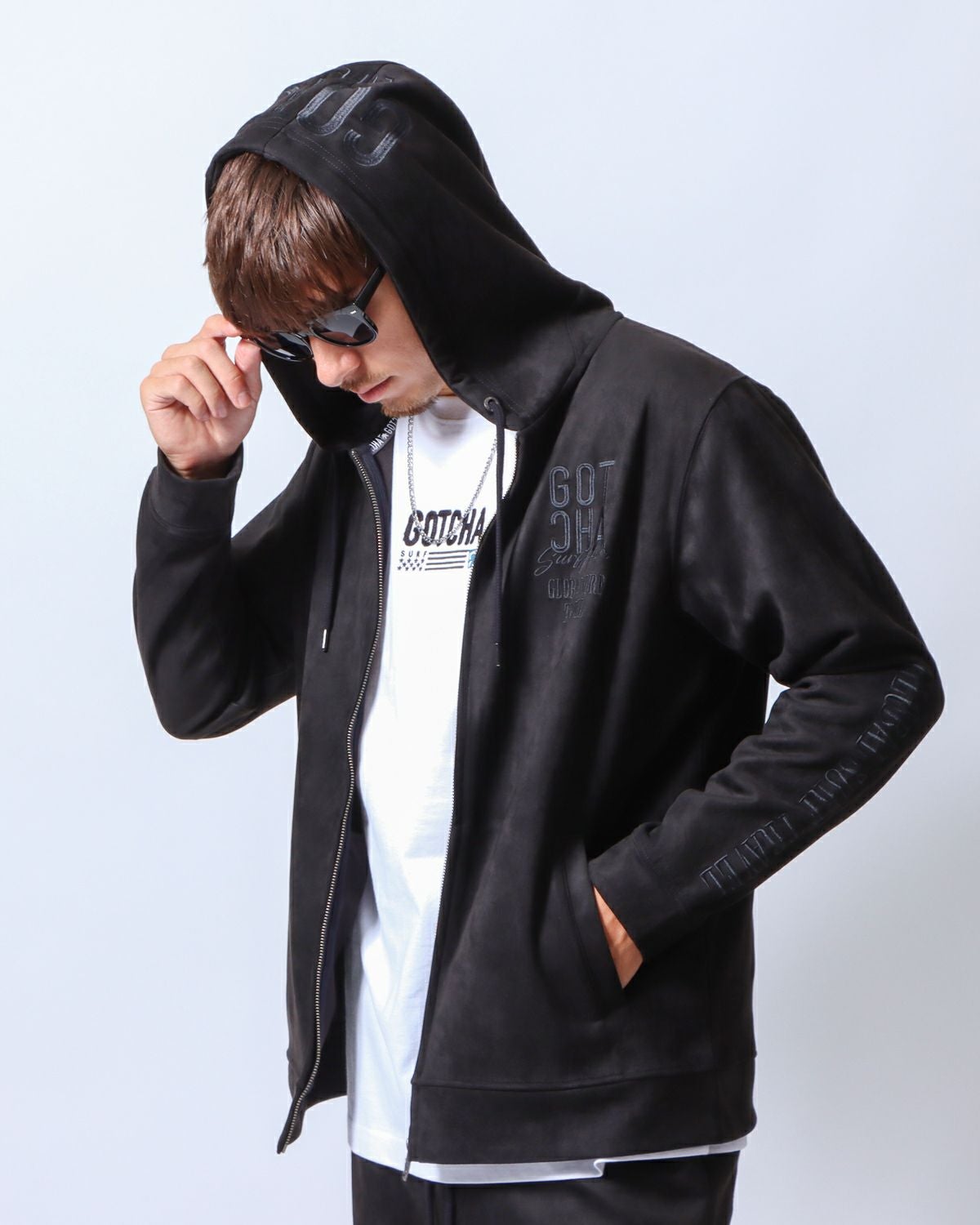 ブラック：180cm/70kg(Lサイズ着用)