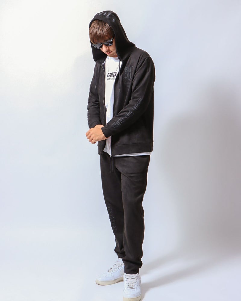 ブラック：180cm/70kg(Lサイズ着用)