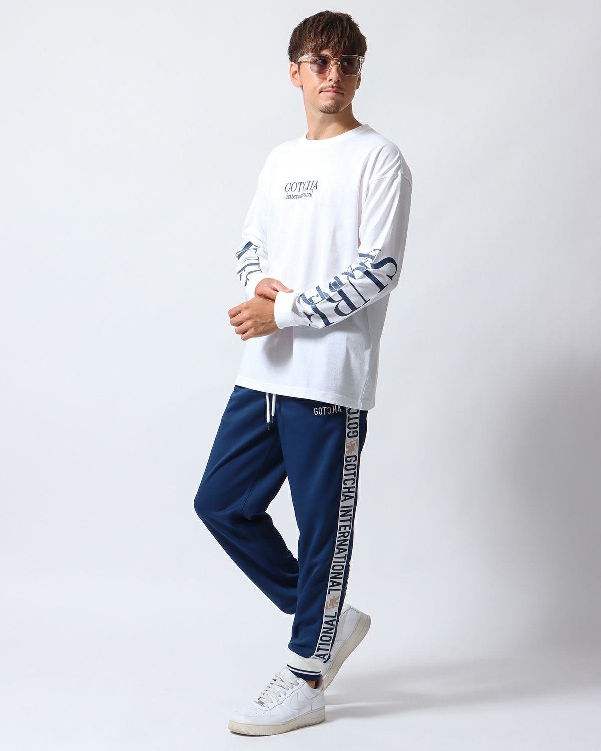 ホワイト：180cm/70kg(Lサイズ着用)