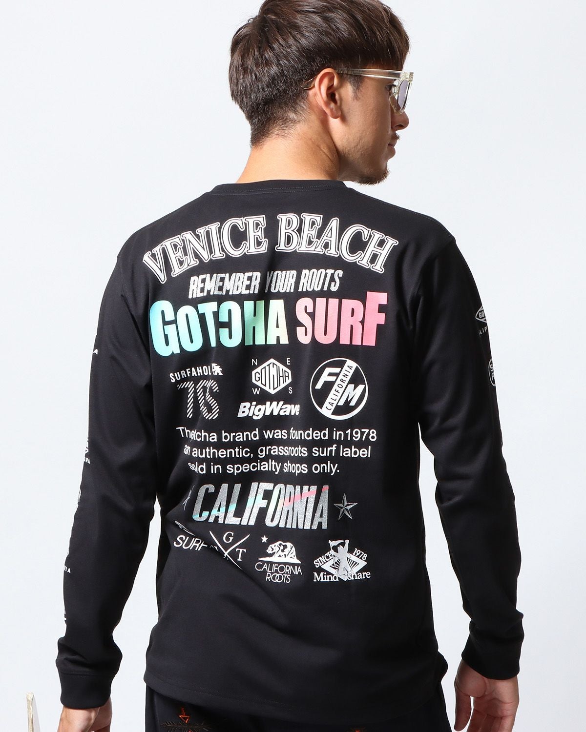 ブラック：180cm/70kg(Lサイズ着用)