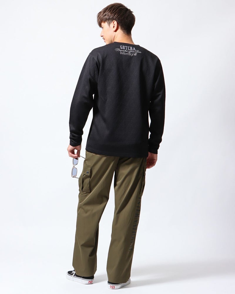 ブラック：180cm/70kg(Lサイズ着用)