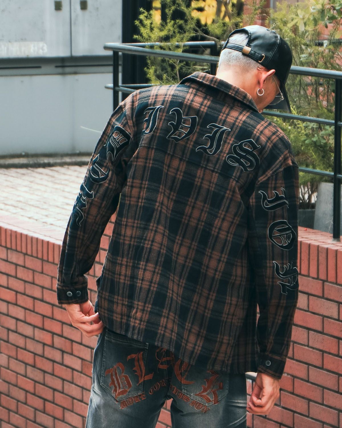 ブラウン:183cm(Lサイズ着用)