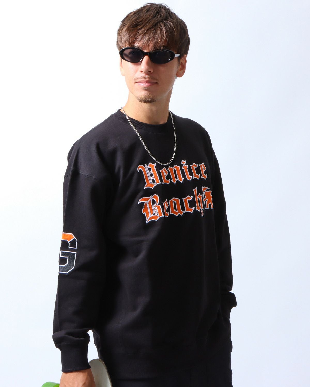 ブラック：180cm/70kg(Lサイズ着用)