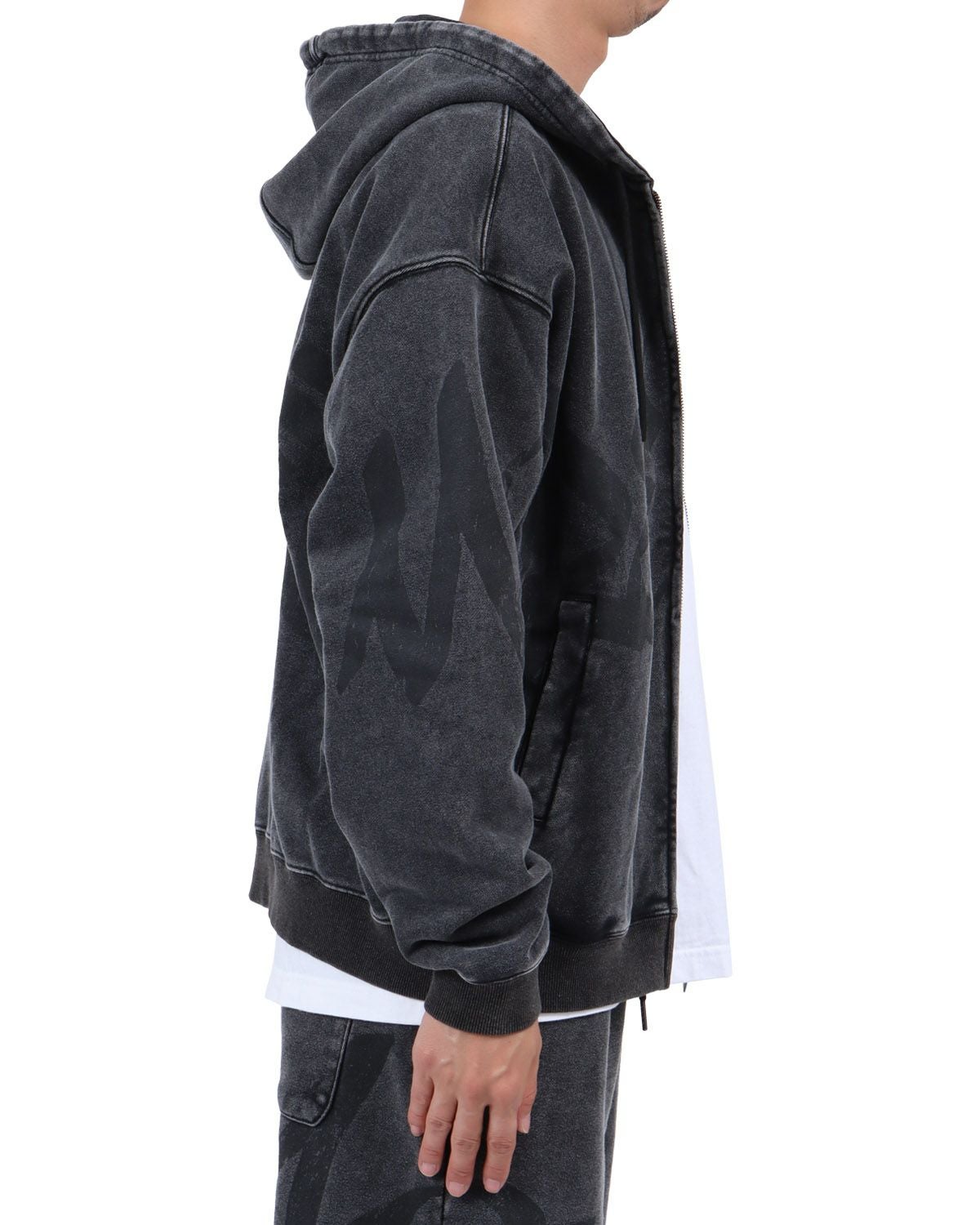 ブラック：174cm62kg(Lサイズ着用)