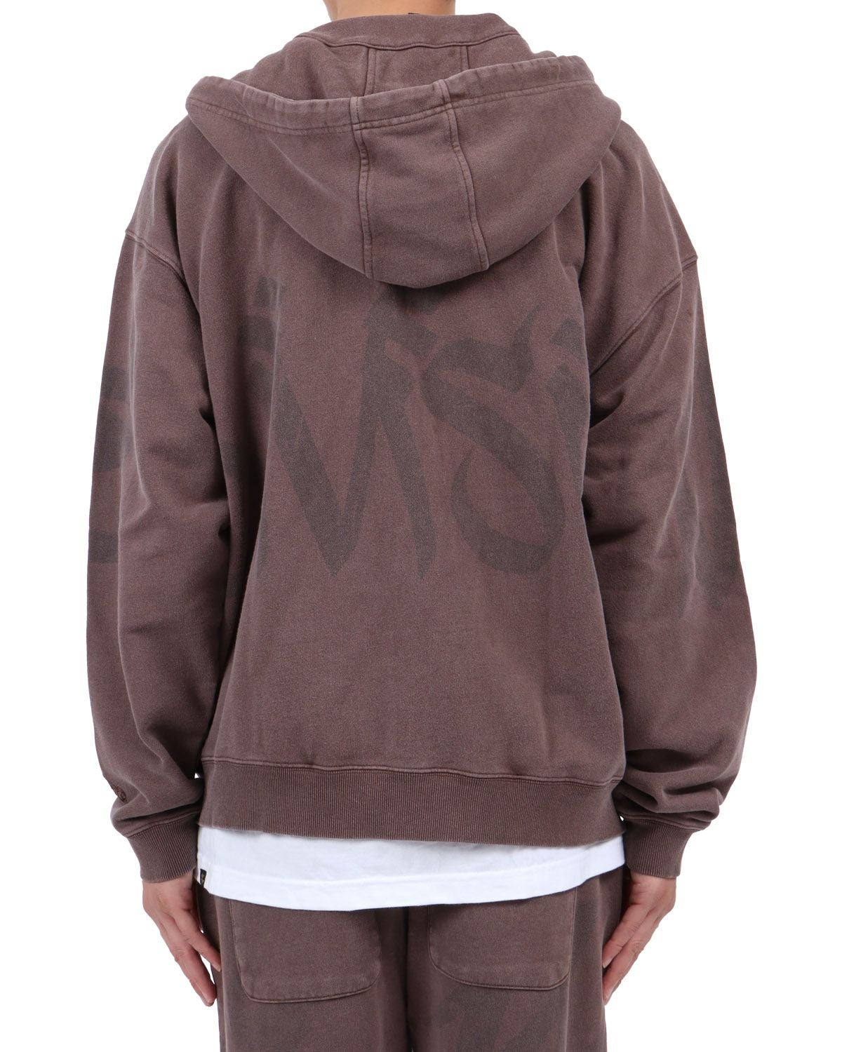 ブラウン：174cm62kg(Lサイズ着用)