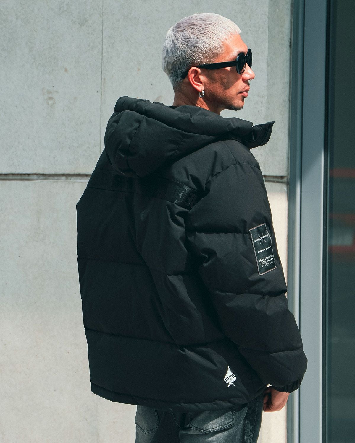 ブラック:183cm(XLサイズ着用)