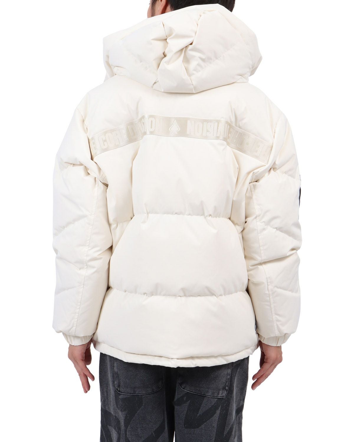 オフホワイト：174cm62kg(Lサイズ着用)