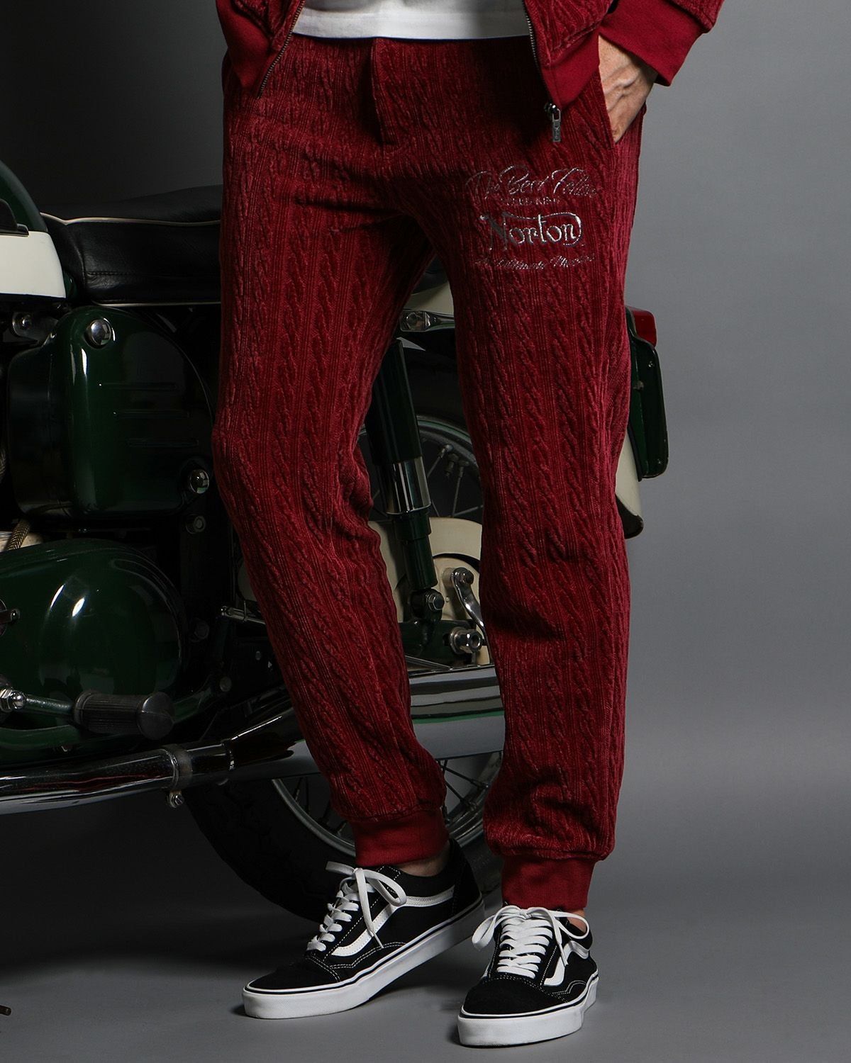 バーガンディ：186cm(Lサイズ着用)