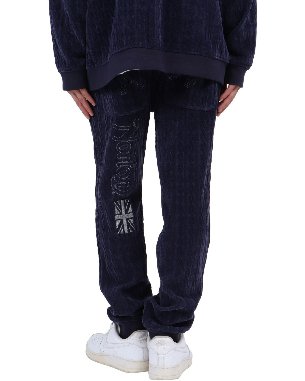 ネイビー：174cm62kg(Lサイズ着用)