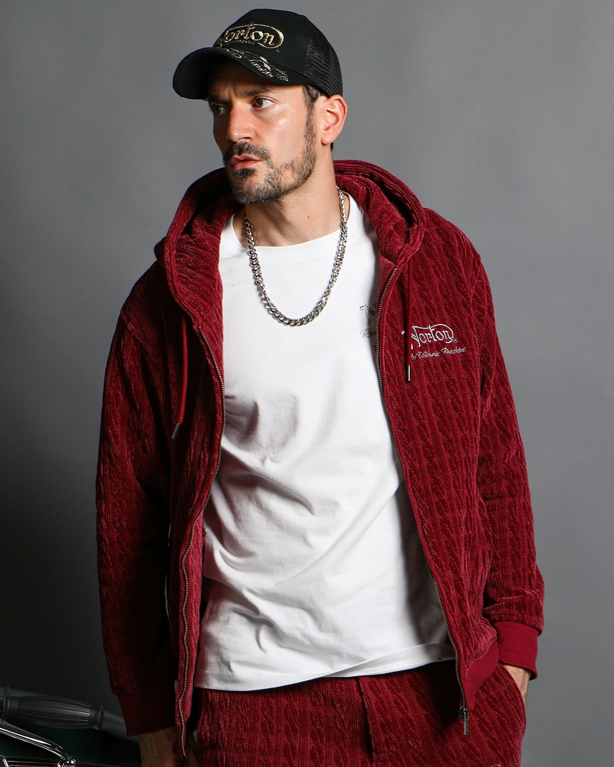 バーガンディ：186cm(Lサイズ着用)