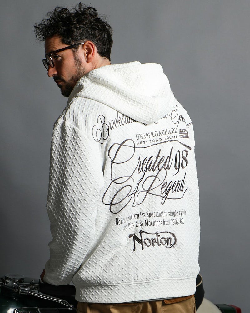 ホワイト：186cm(XLサイズ着用)