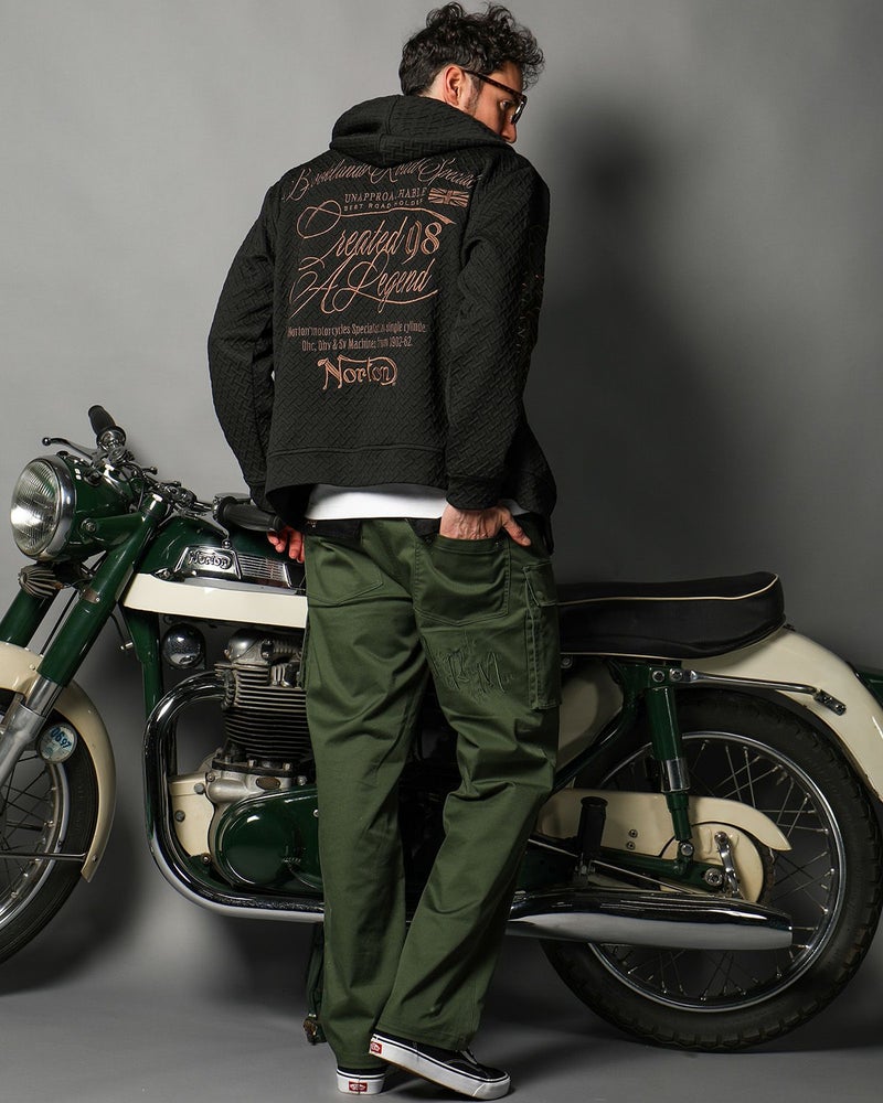 ブラック：186cm(Lサイズ着用)