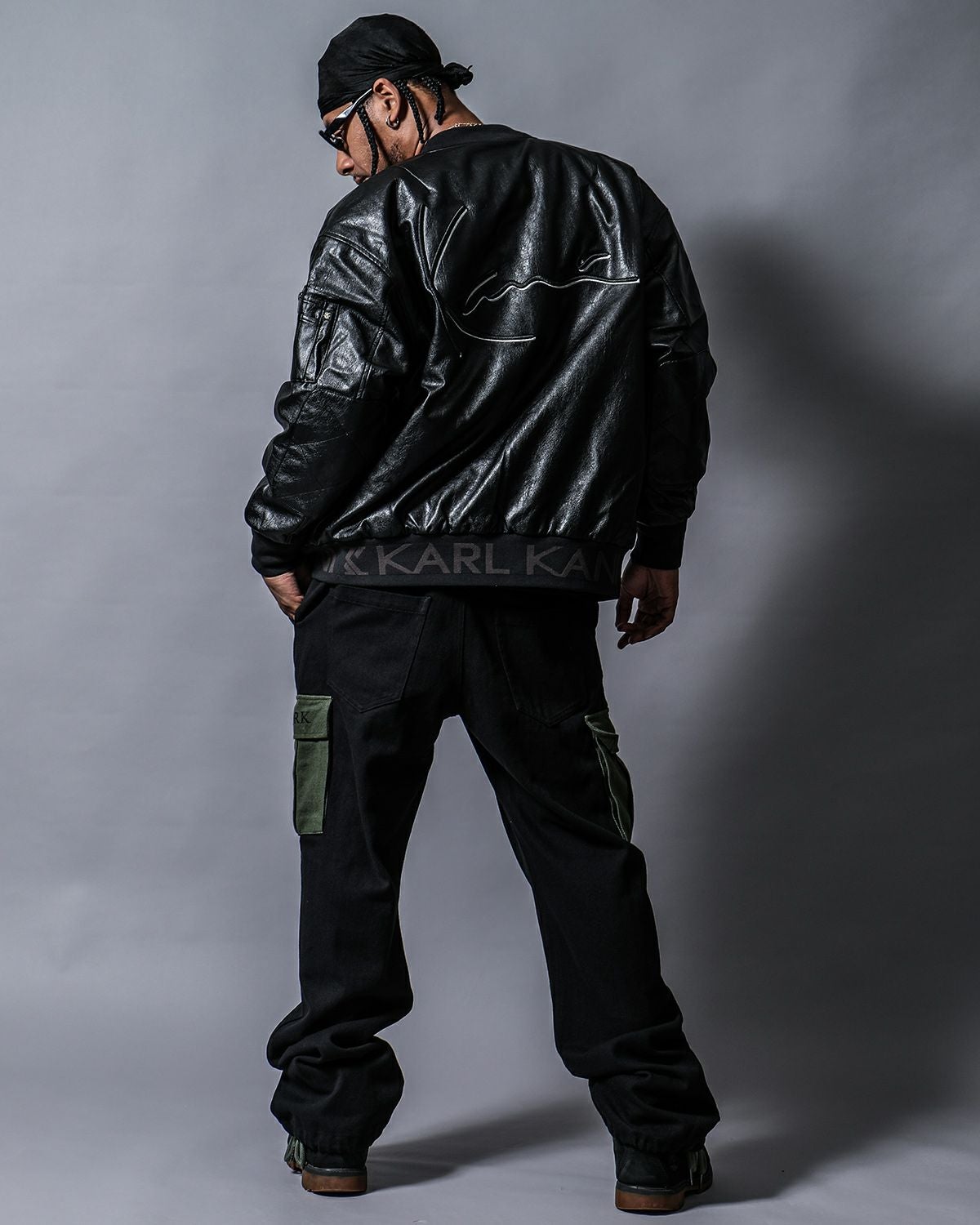 ブラック：180ｃｍ（ＸＬサイズ着用）