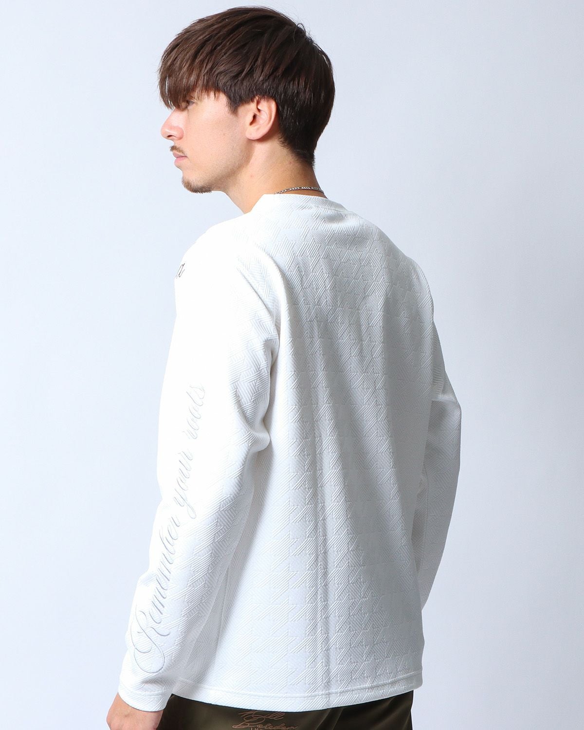 ホワイト：180cm/70kg(Lサイズ着用)