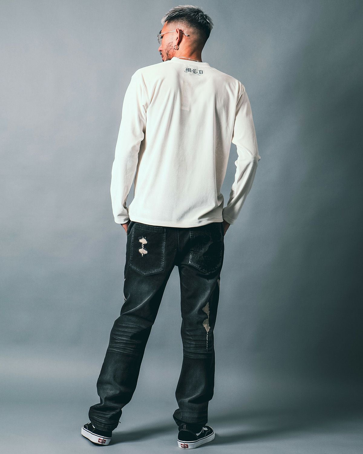 ホワイト:183cm(Lサイズ着用)