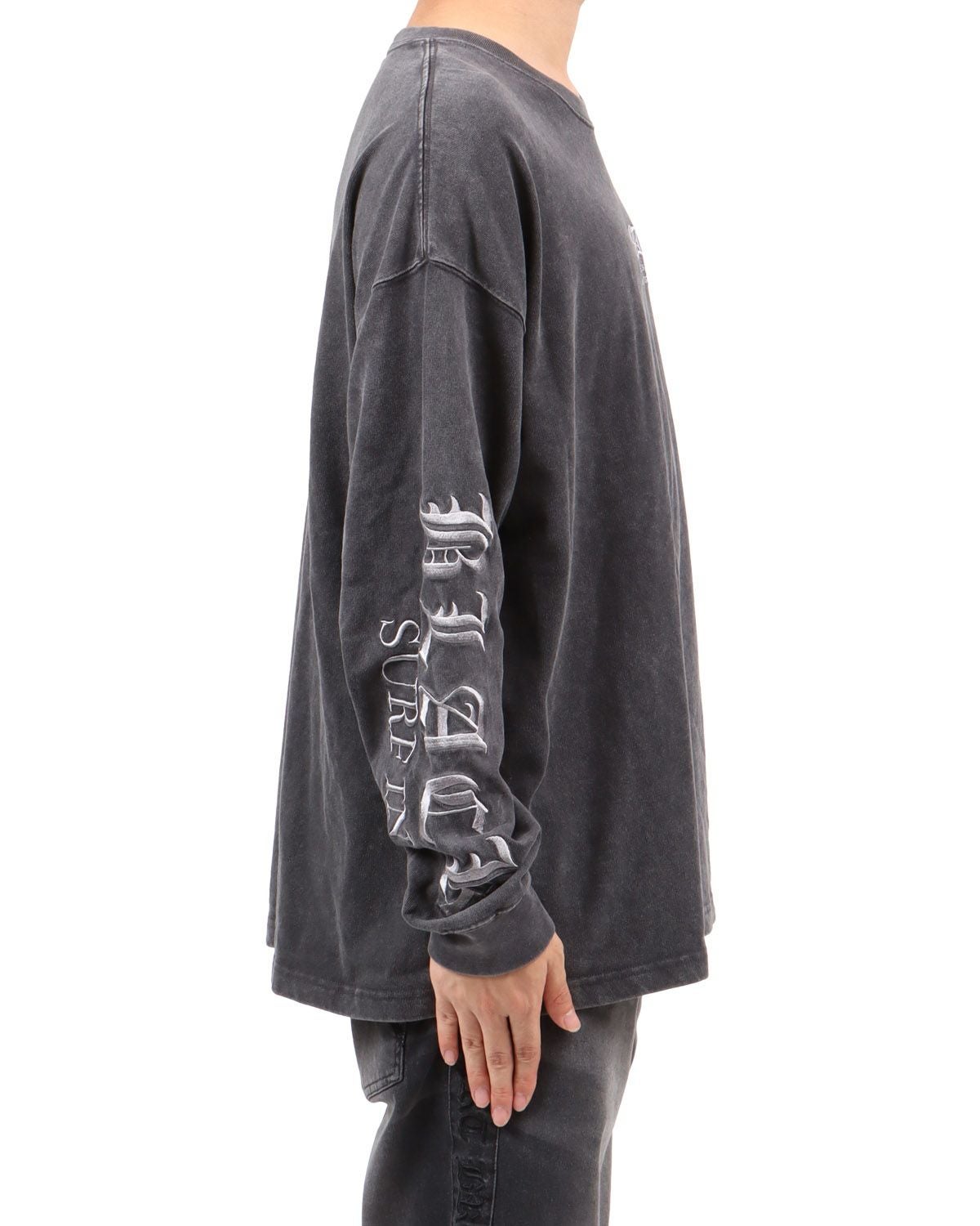 チャコール：173cm63kg(Lサイズ着用)