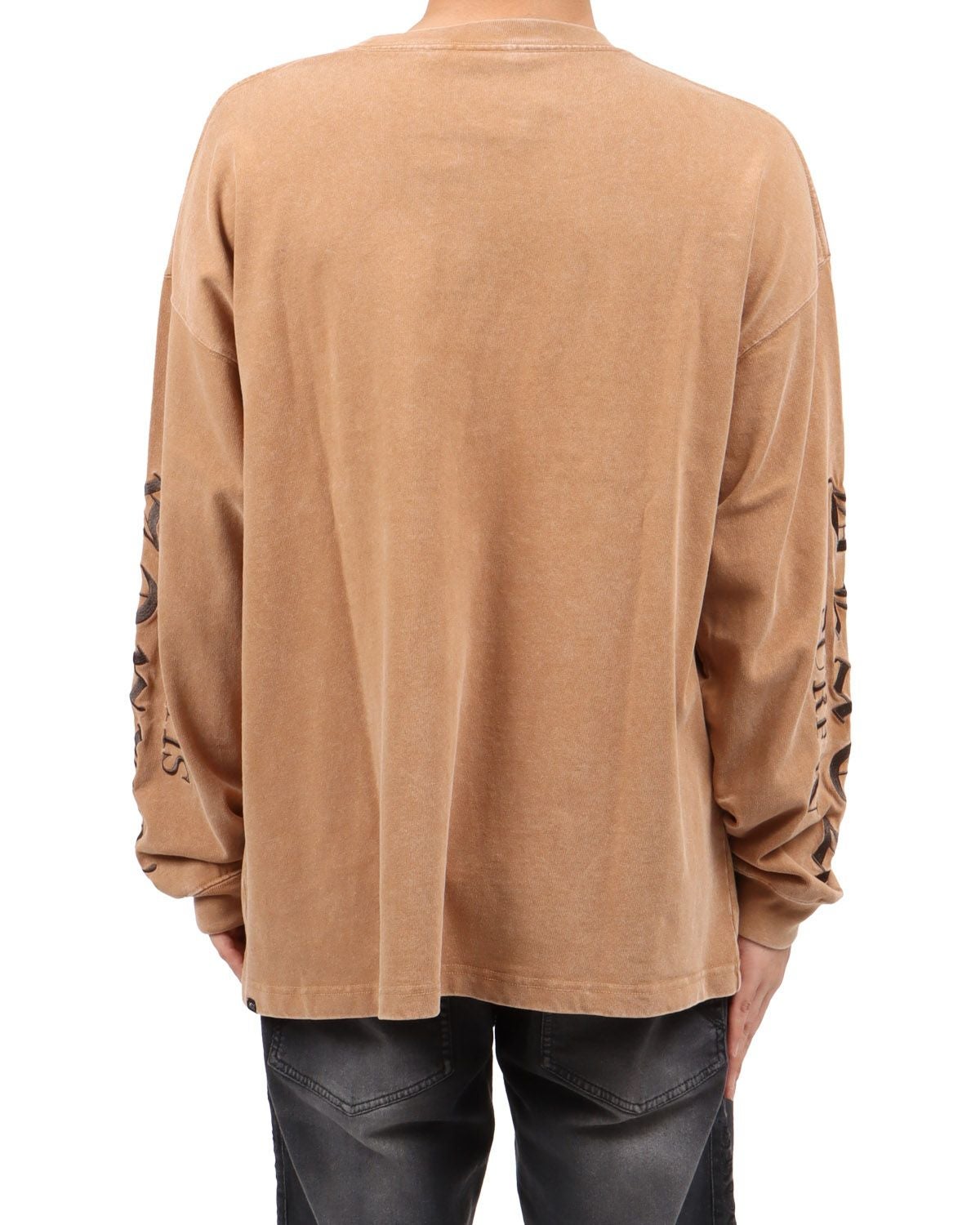 ベージュ：173cm63kg(Lサイズ着用)