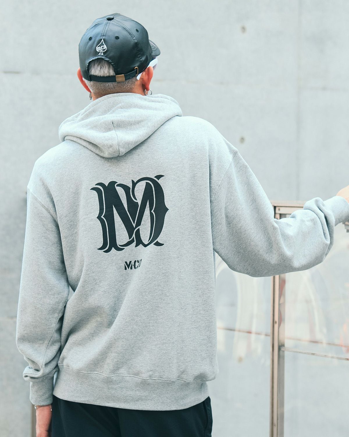 杢グレー:183cm(Lサイズ着用)