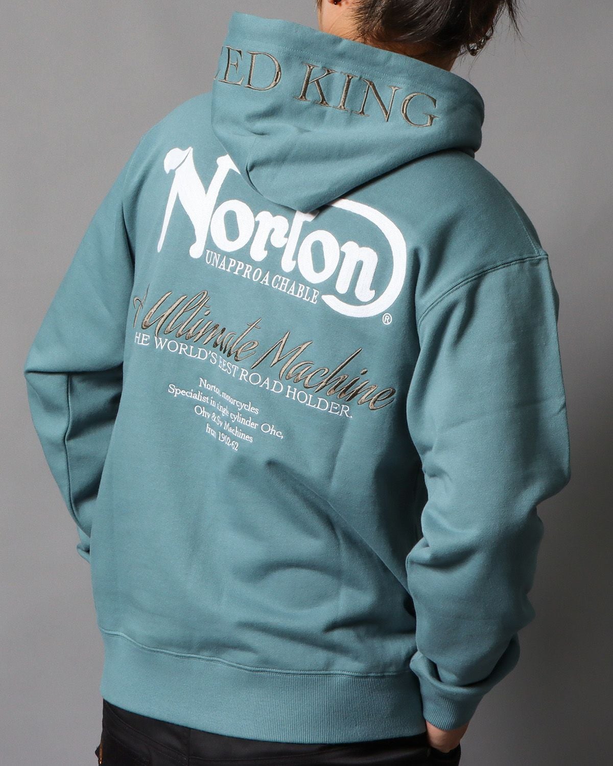 ブルーグレー：178cm/75kg(Lサイズ着用)