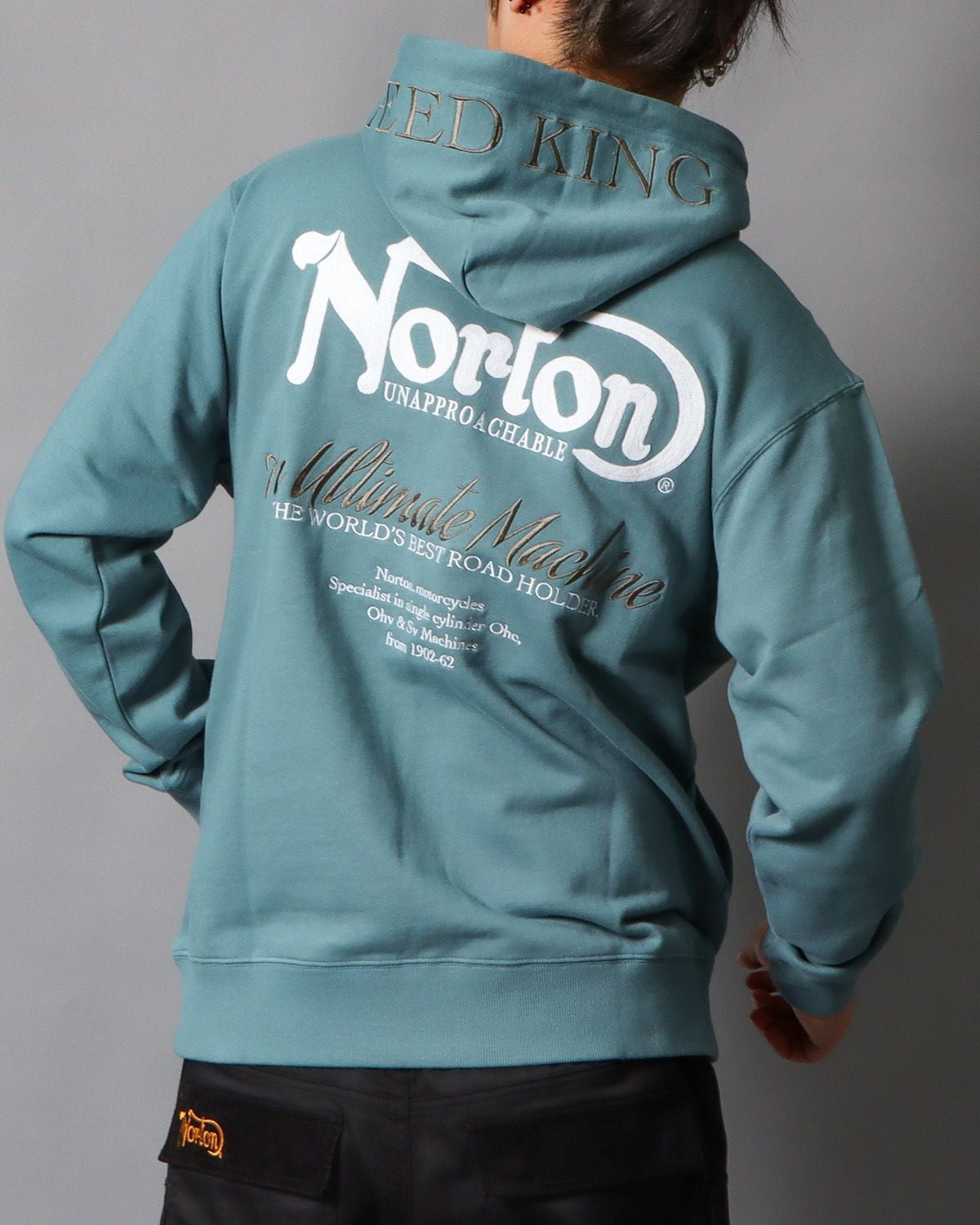 ブルーグレー：178cm/75kg(Lサイズ着用)