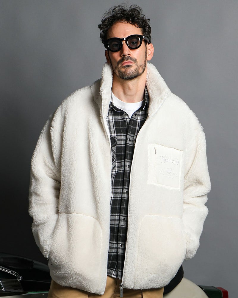 オフホワイト：186cm(XLサイズ着用)