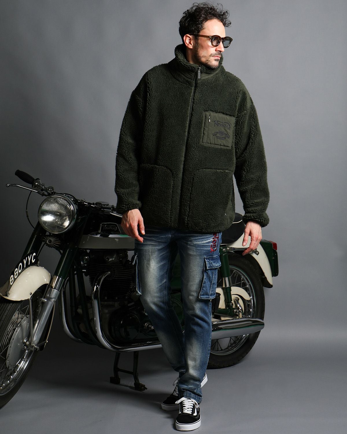 カーキ：186cm(XLサイズ着用)