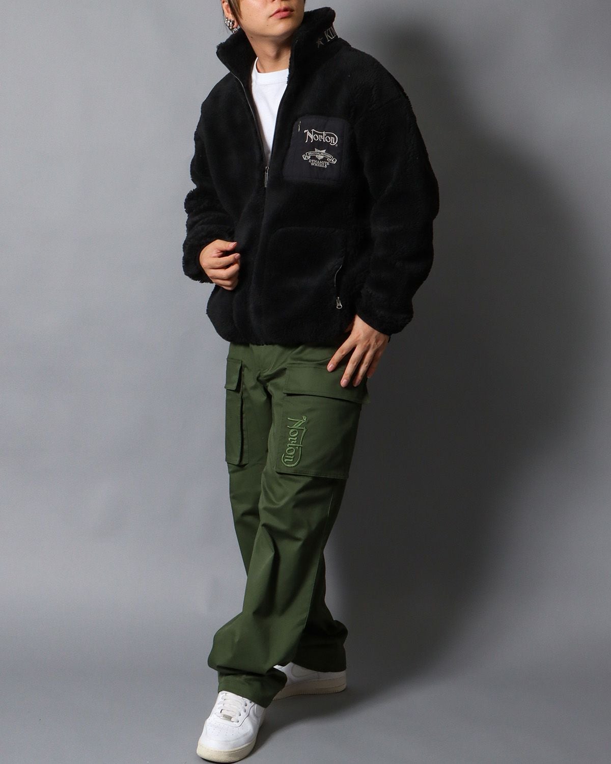 ブラック：178cm/75kg(Lサイズ着用)