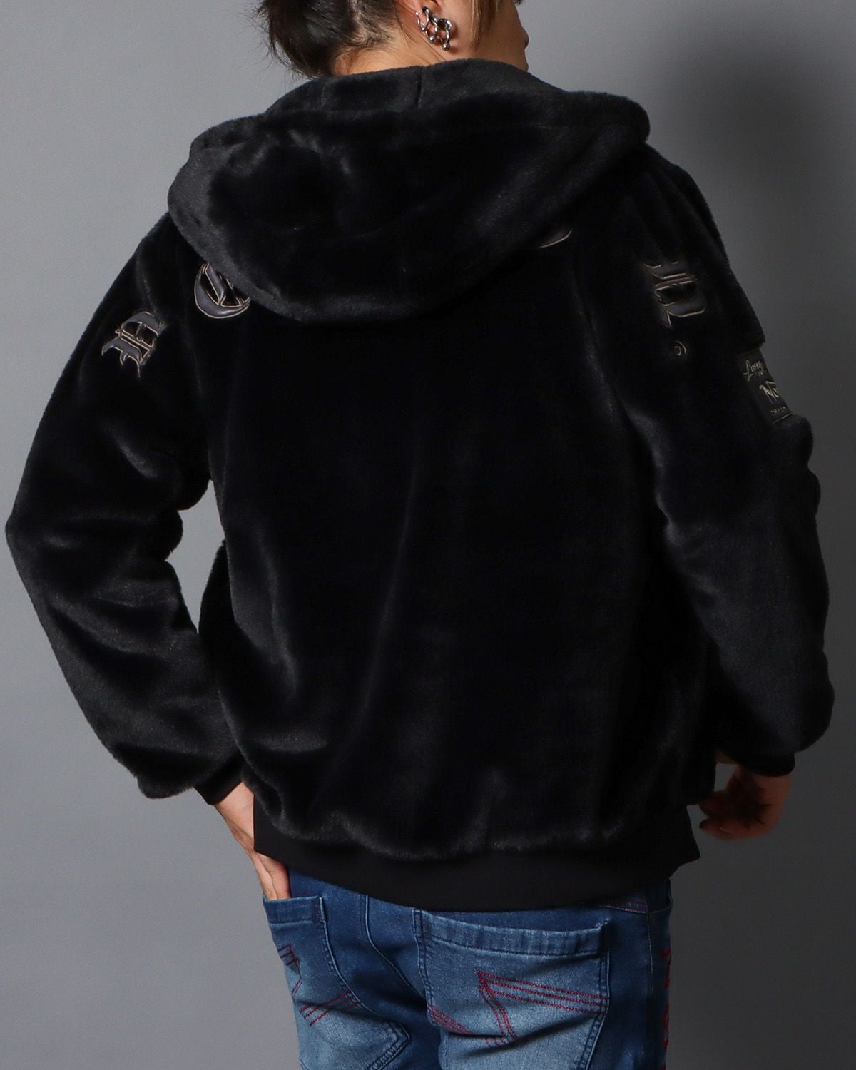 ブラック：178cm/75kg(Lサイズ着用)