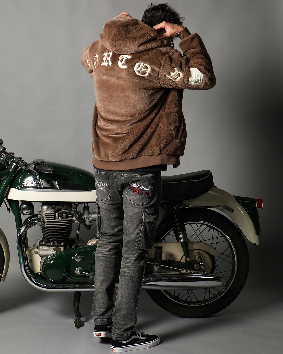 モカチャ：186cm(XLサイズ着用)