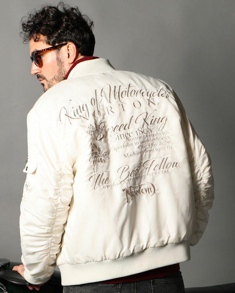 オフホワイト:186cm(Lサイズ着用)