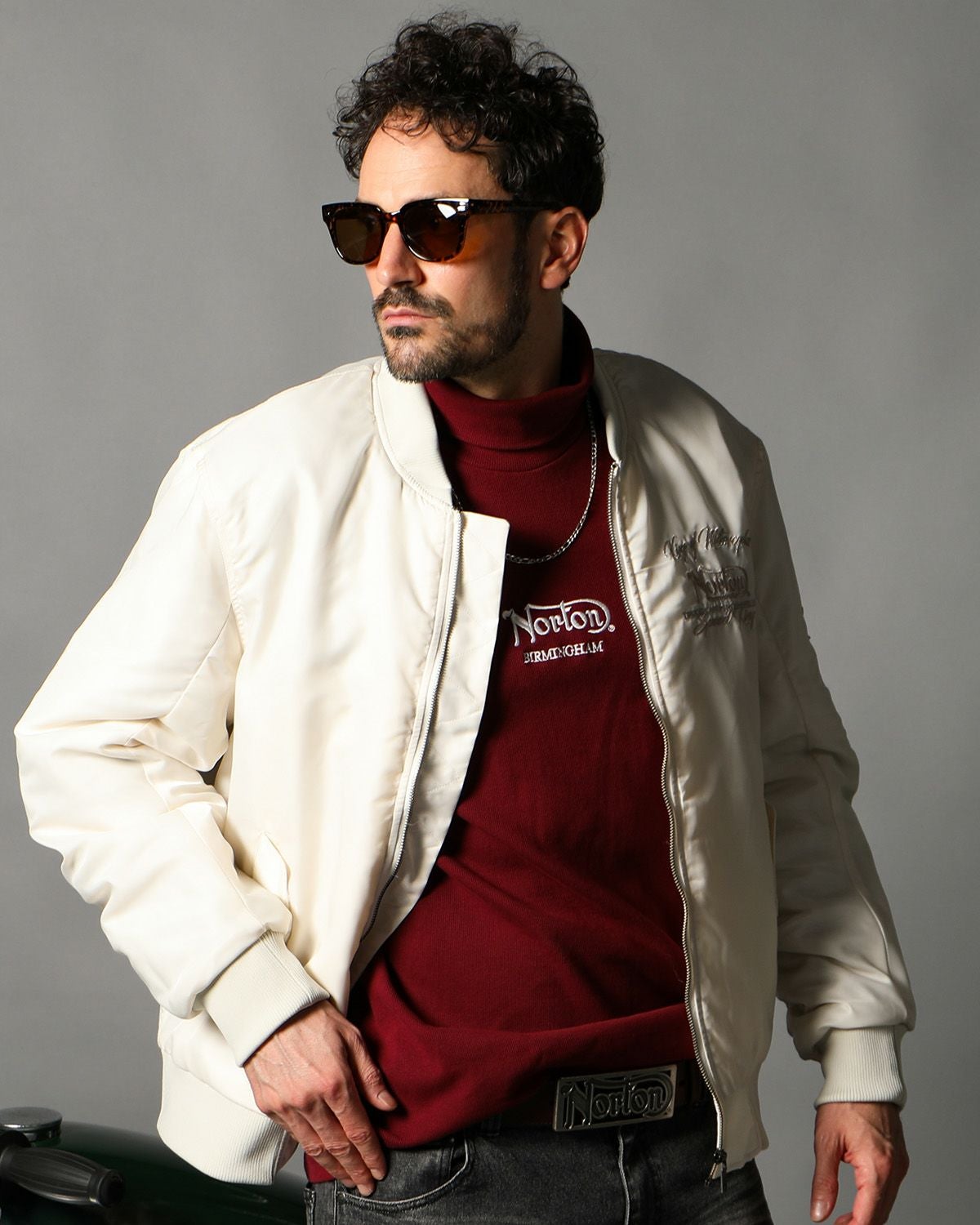 オフホワイト:186cm(Lサイズ着用)