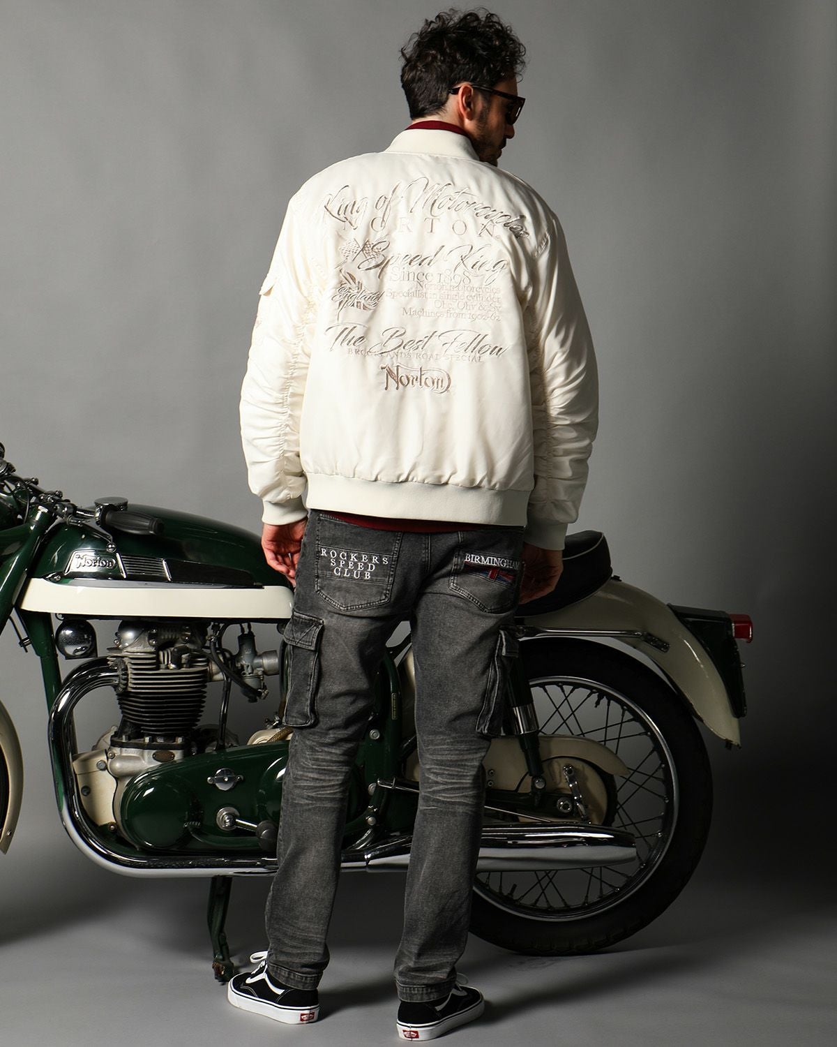 オフホワイト:186cm(Lサイズ着用)