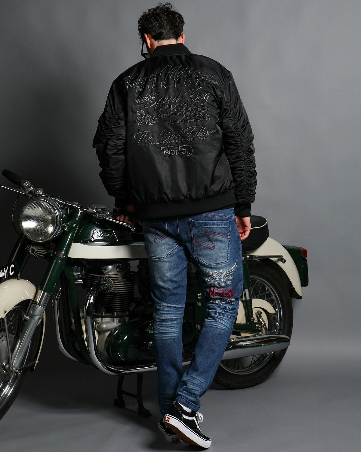 ブラック:186cm(Lサイズ着用)