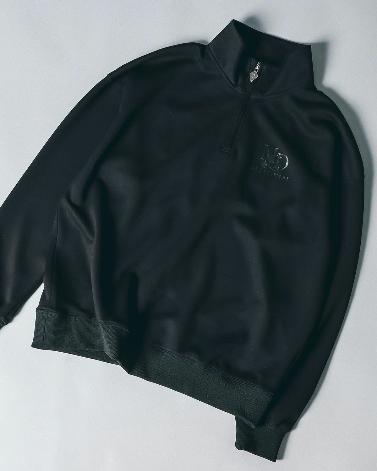MCD] ブラックポンチ ハーフジップ トレーナー | PEET ONLINE STORE