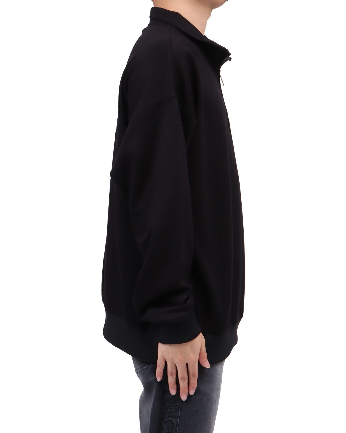 ブラック：173cm63kg(Lサイズ着用)