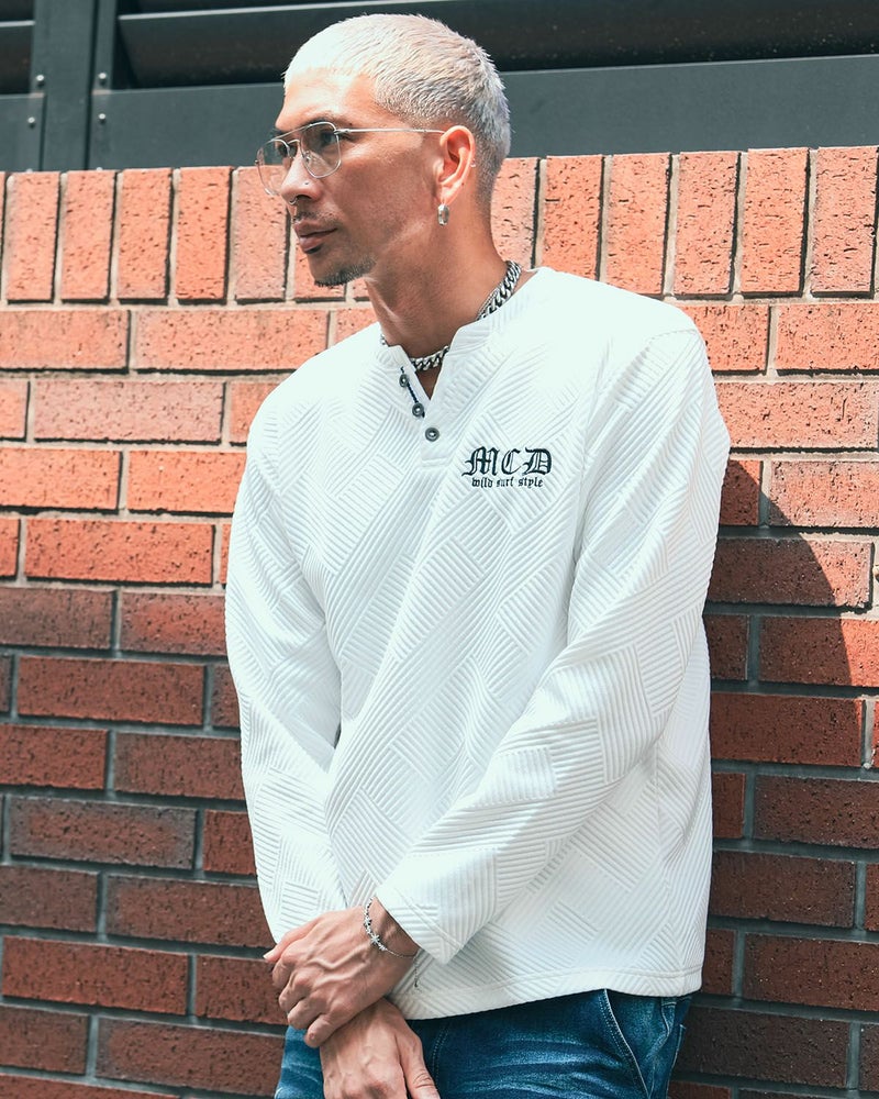 ホワイト:183cm(Lサイズ着用)