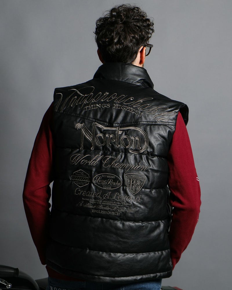 ブラック:186cm(XLサイズ着用)