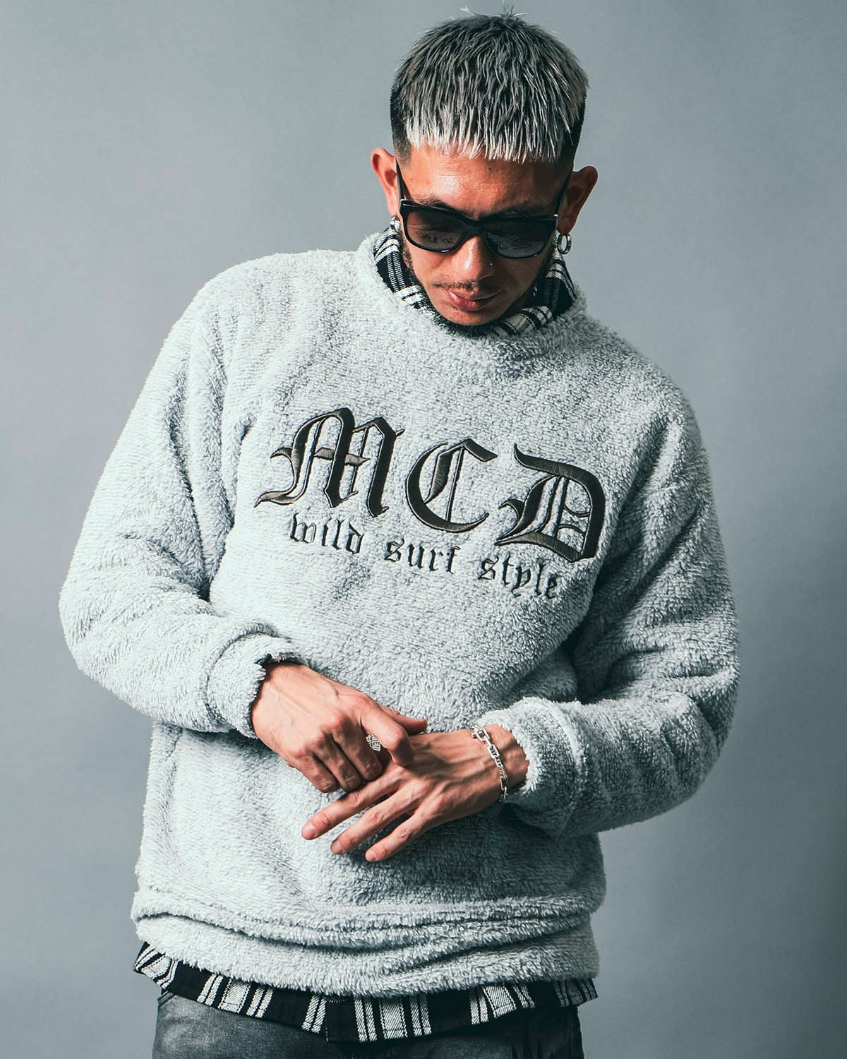 ホワイト:183cm(XLサイズ着用)