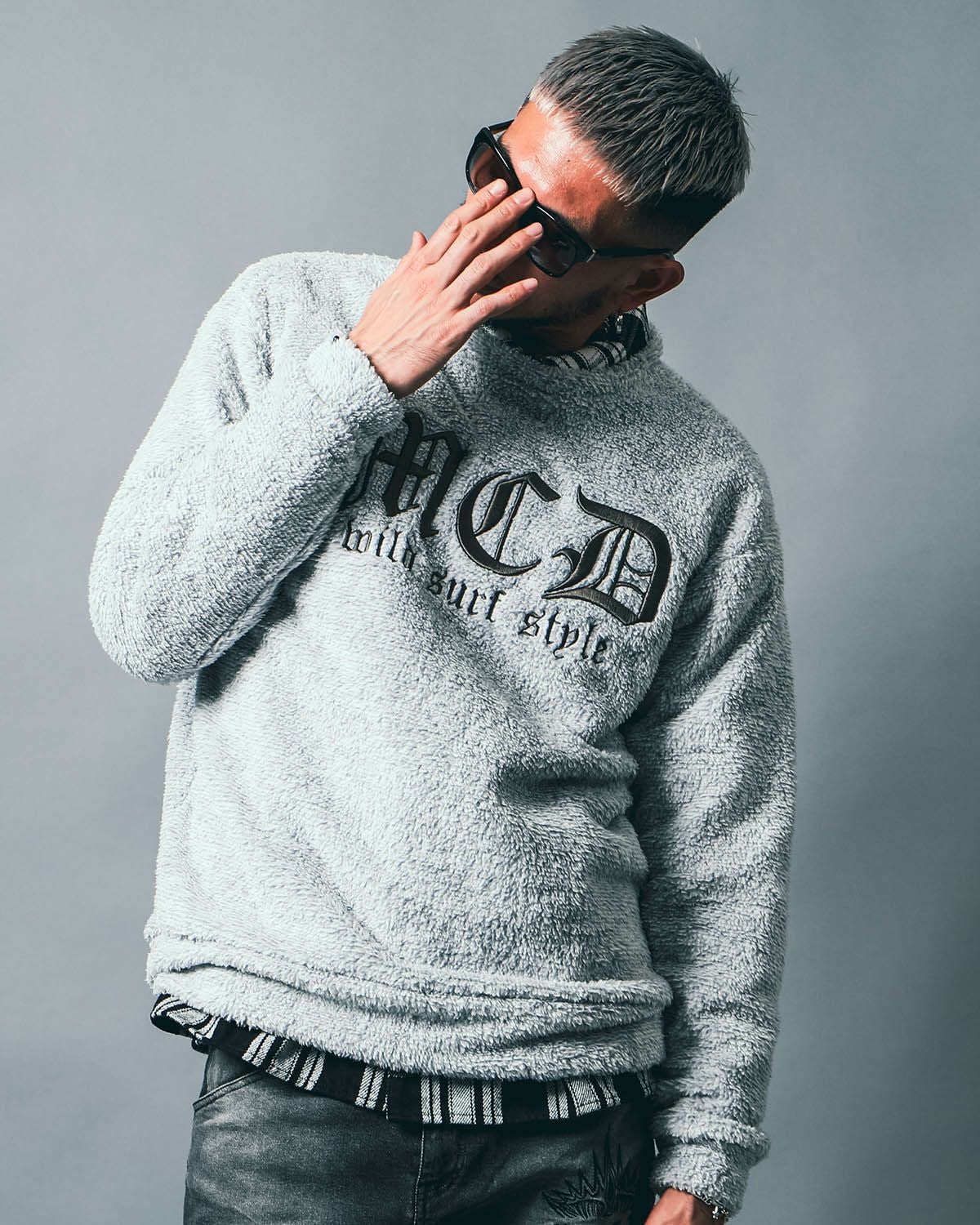 ホワイト:183cm(XLサイズ着用)