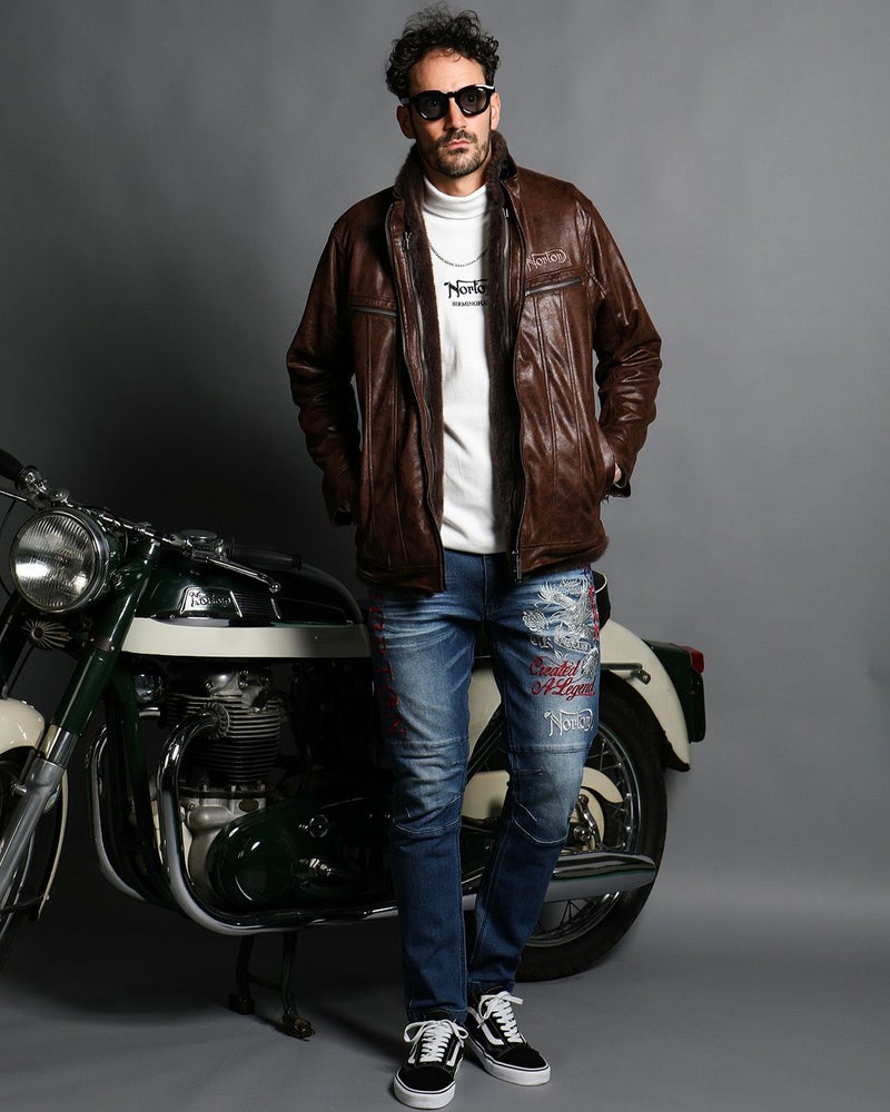 ブラウン:186cm(XLサイズ着用) 