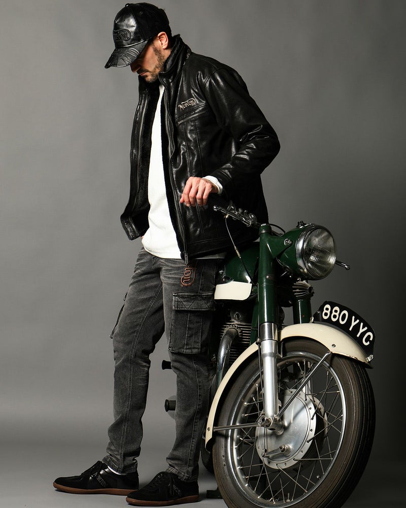 ブラック:186cm(XLサイズ着用)