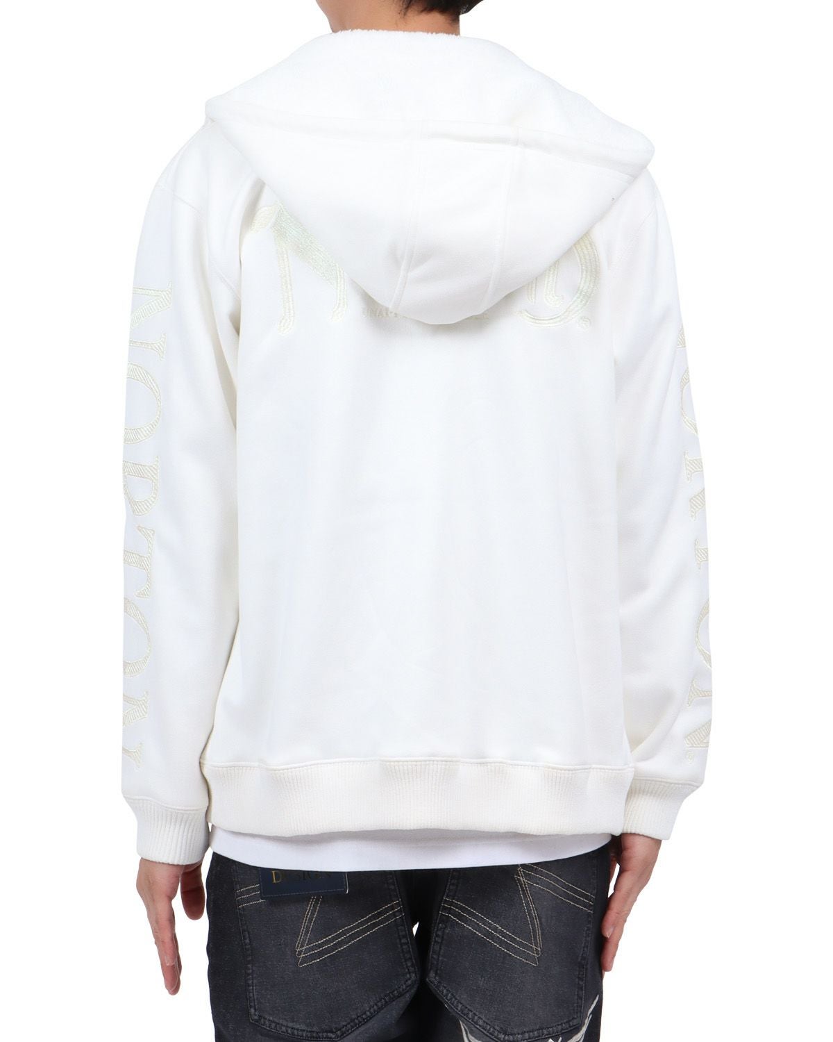 ホワイト：174cm62kg(Lサイズ着用)