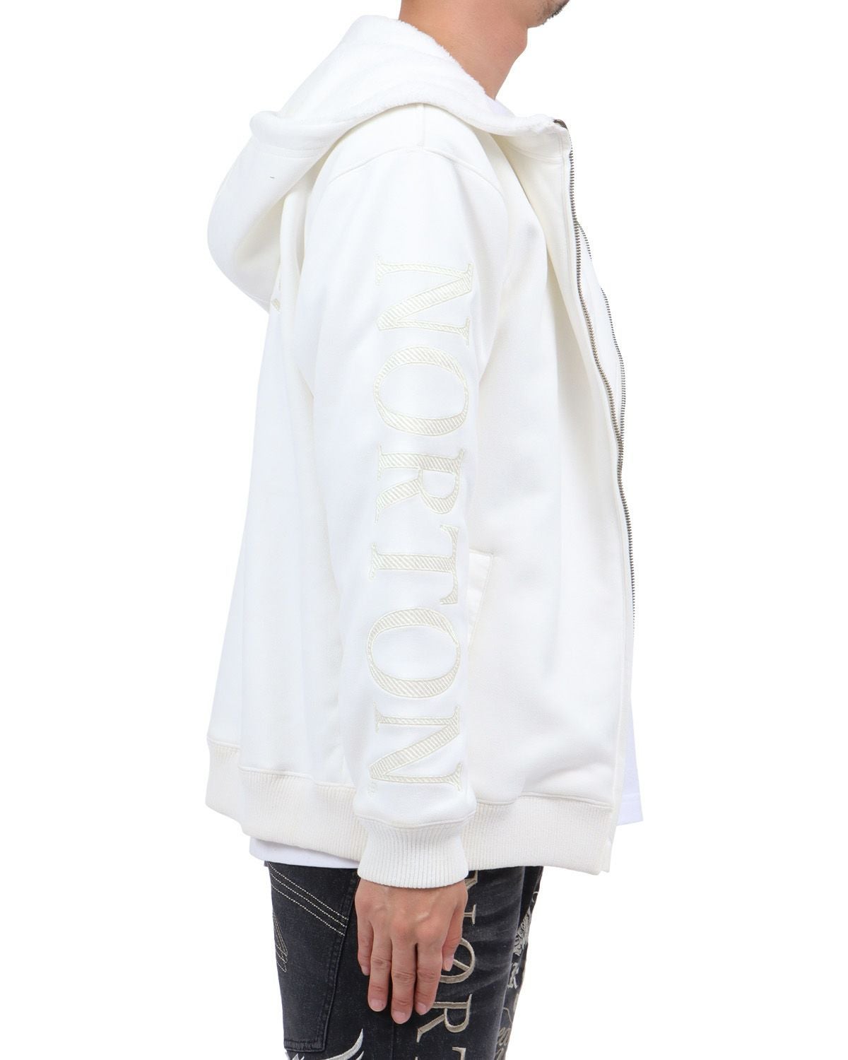 ホワイト：174cm62kg(Lサイズ着用)