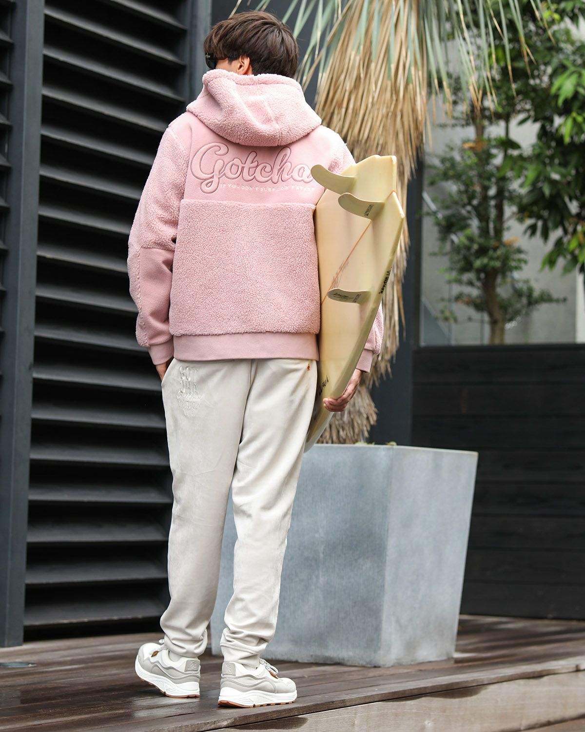 ピンクグレー：180cm/70kg(Lサイズ着用)