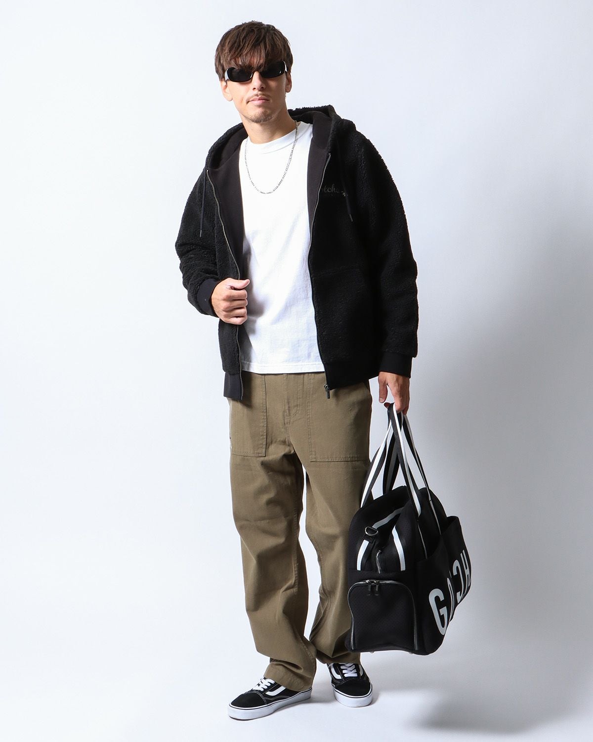 ブラック：180cm/70kg(Lサイズ着用)