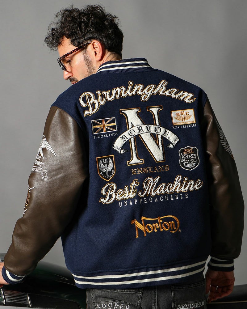 ネイビー:186cm(Lサイズ着用)