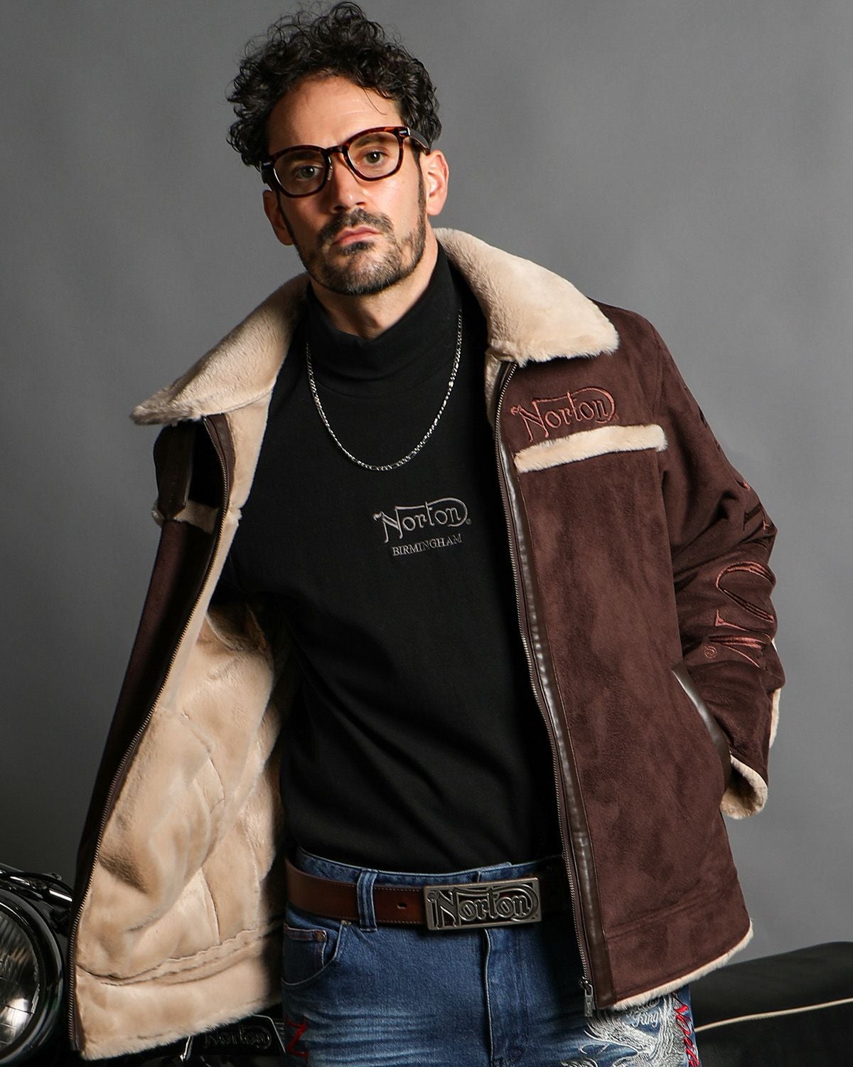 ダークブラウン:186cm(Lサイズ着用)