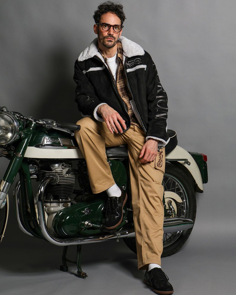 ブラック:186cm(Lサイズ着用)