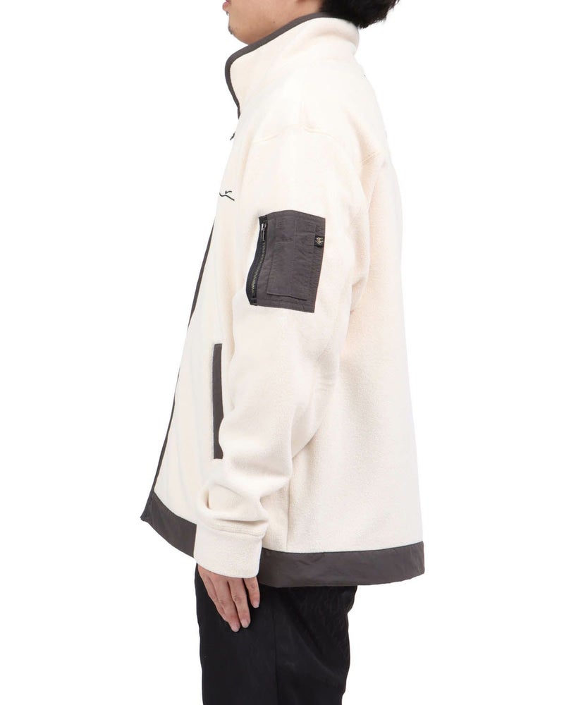 オフホワイト：173cm63kg(Lサイズ着用)